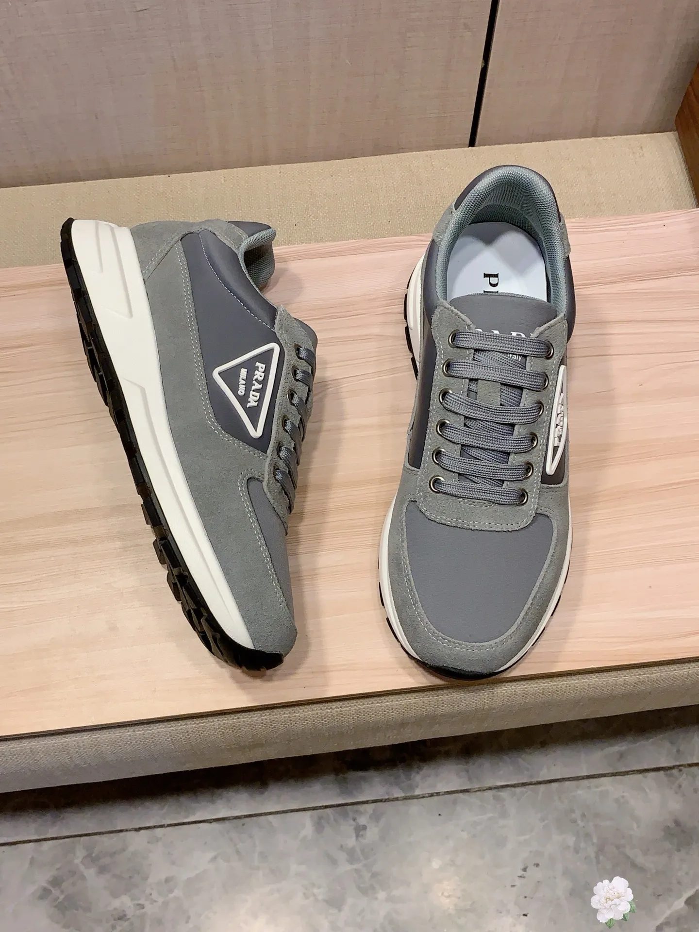 Men's Men's Shoes💰420💰💰🎩🎩[Lightning][Lightning] "PRADA*" The latest and most popular casual shoes, top brand [seduce] luxury~purchase, top~quality. [Strong] The upper is made of imported breathable cowhide with material ➕ breathable sheepskin feet (•) and fine workmanship. The original stylish and stylish soft rubber wear-resistant and non-slip outsole is light and comfortable on the feet. The real thing looks better when photographed. 085: code: 38-44, 3️⃣ colors selected